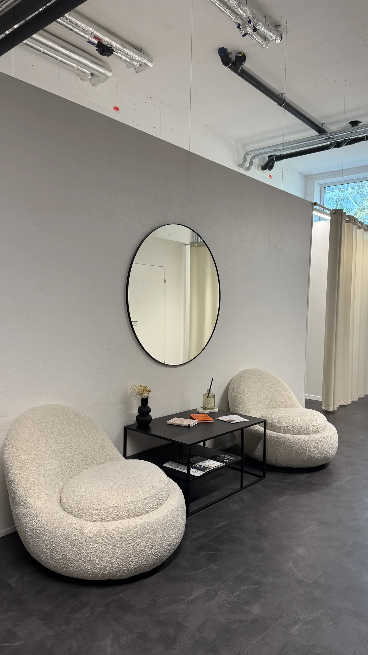Lounge-Ansicht im Cocos Beauty Salon Glattpark